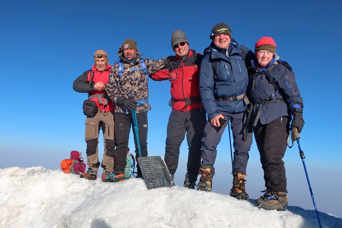 Klaus from Saxonia, our guide Faruk, Alfred, Rüdiger from Saxonia and Marion on top of Ararat which is with 5137 meters sea-level the highest mountain of Türkiye