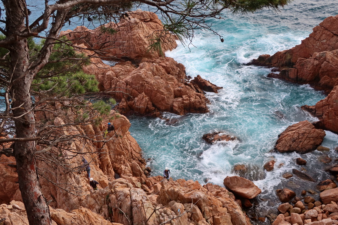 Climbing over the boiling Sea