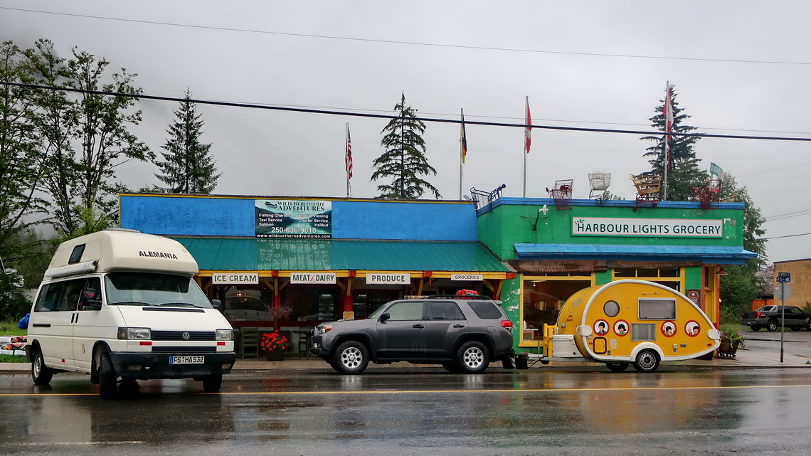 Little trailer in wet Stewart