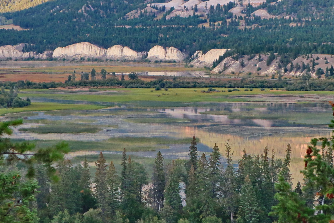 Columbia River with white limestone rocks at sunset