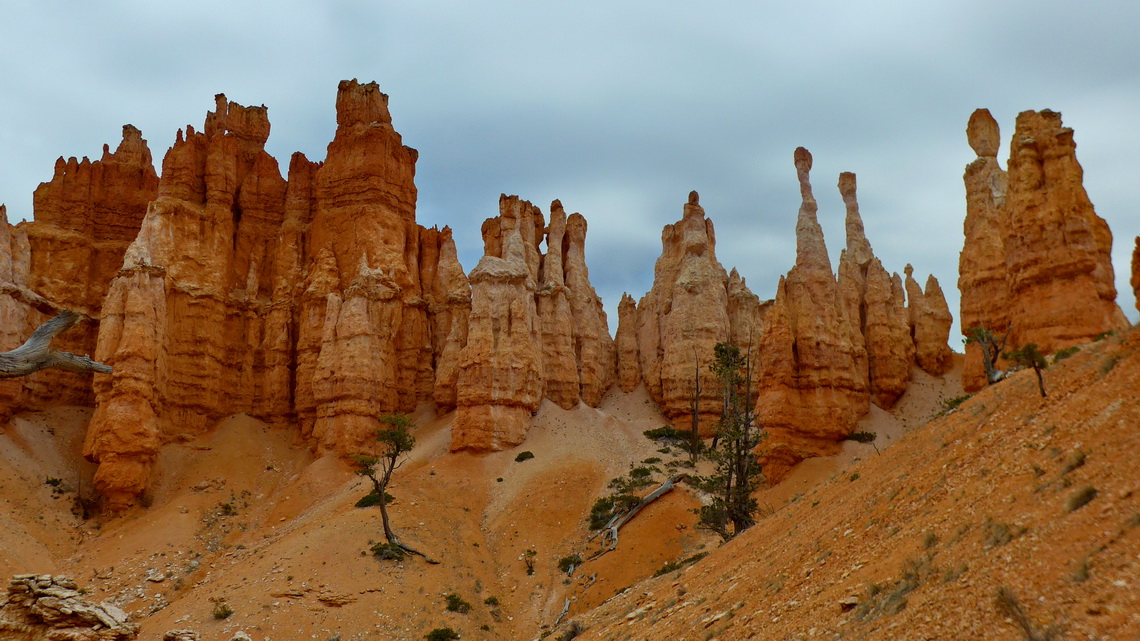 Hoodoos seen on the Peekaboo Loop Trail 