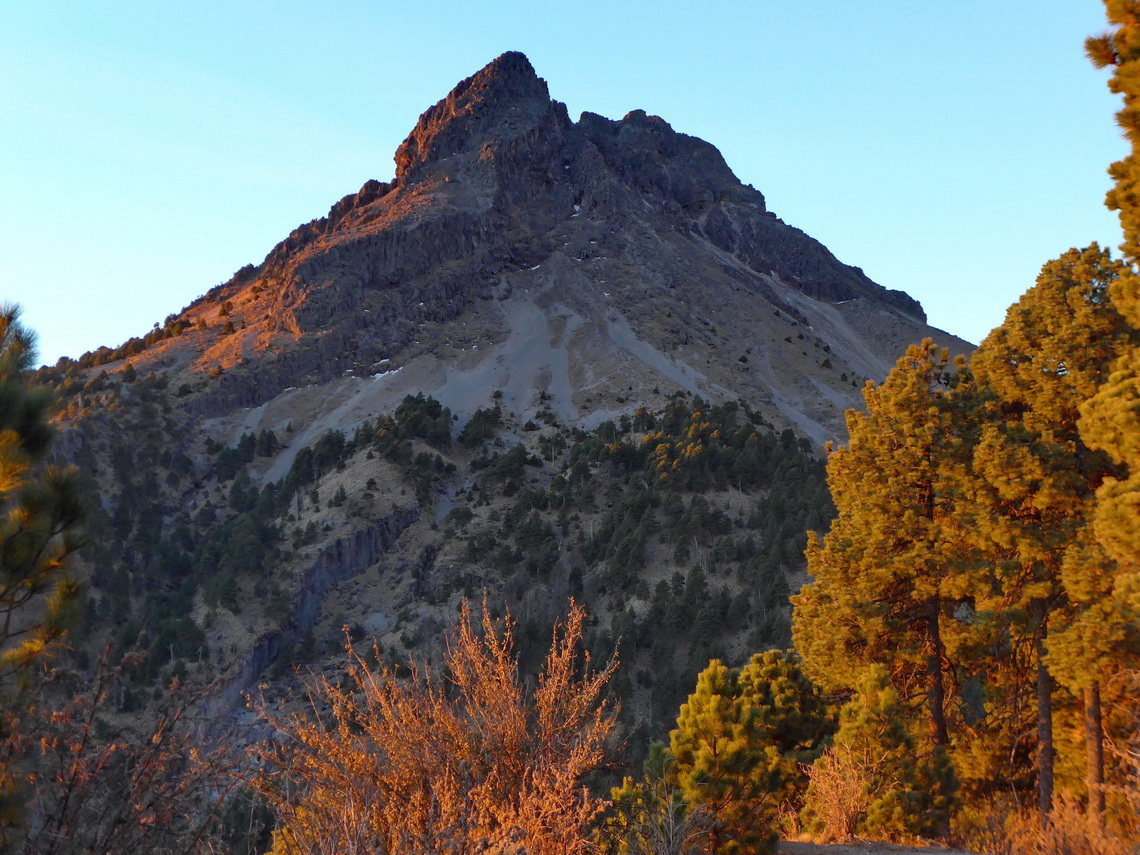 4268 meters high Nevado de Colima at sunrise