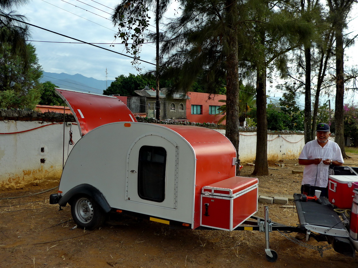 Self-made Mexican trailer on the campsite in Oaxaca City (which is closed now!)