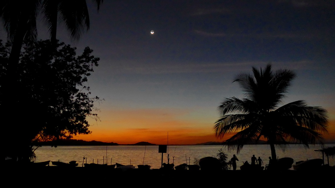 Sunset on Laguna de Pastoriá seen from our campsite in El Zapotalito