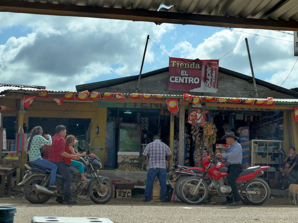 Small village between Flores and Coban