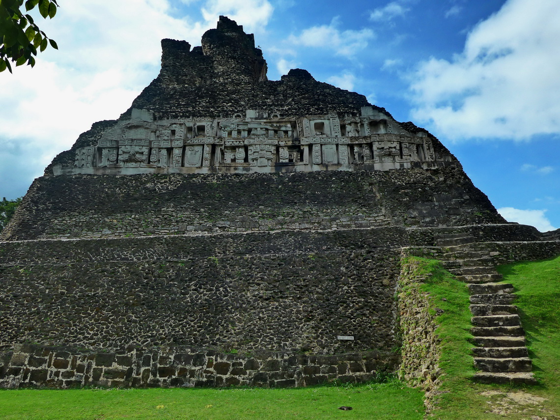 Main building of Xunantunich