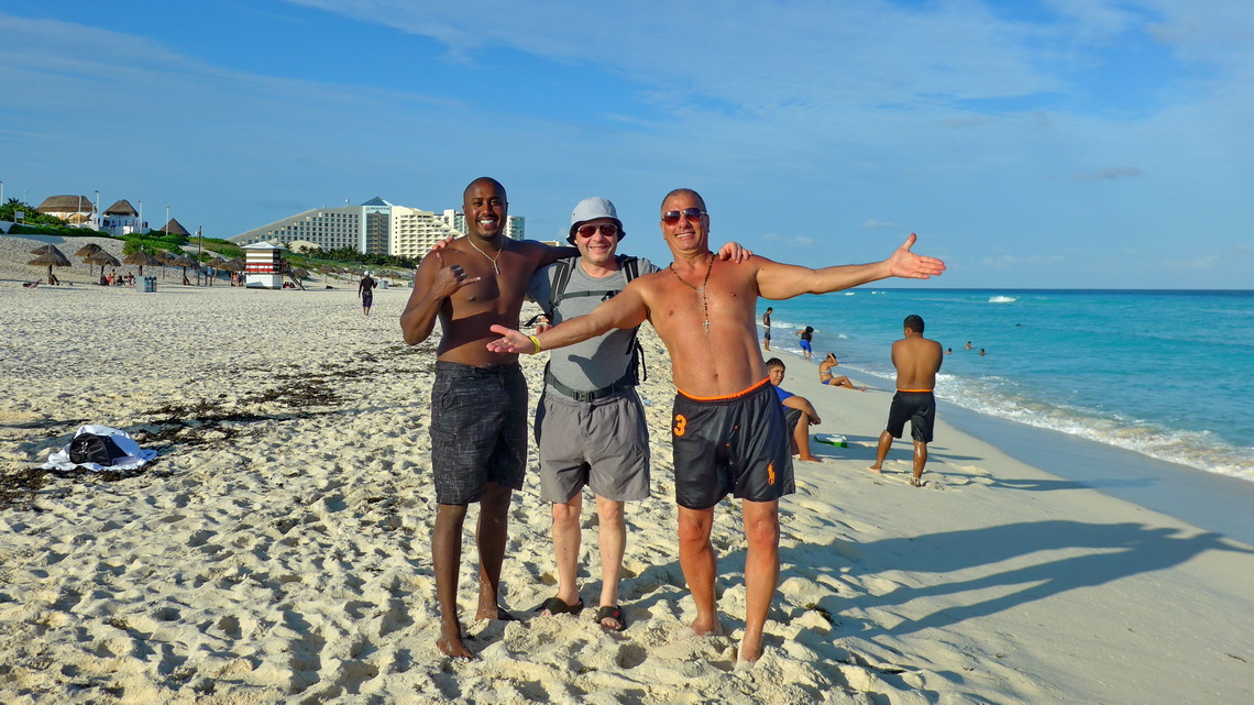 Tommy on the beach Playa Delfin of Cancún