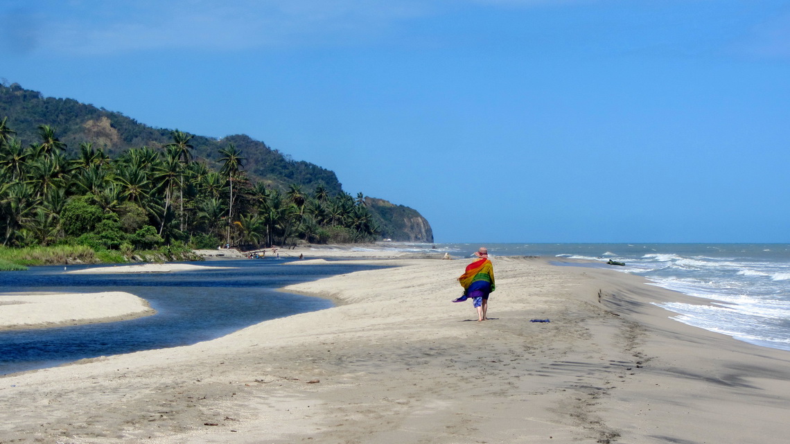 Marion on the western beach of Palomino