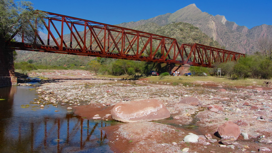 Railway bridge to Alemania