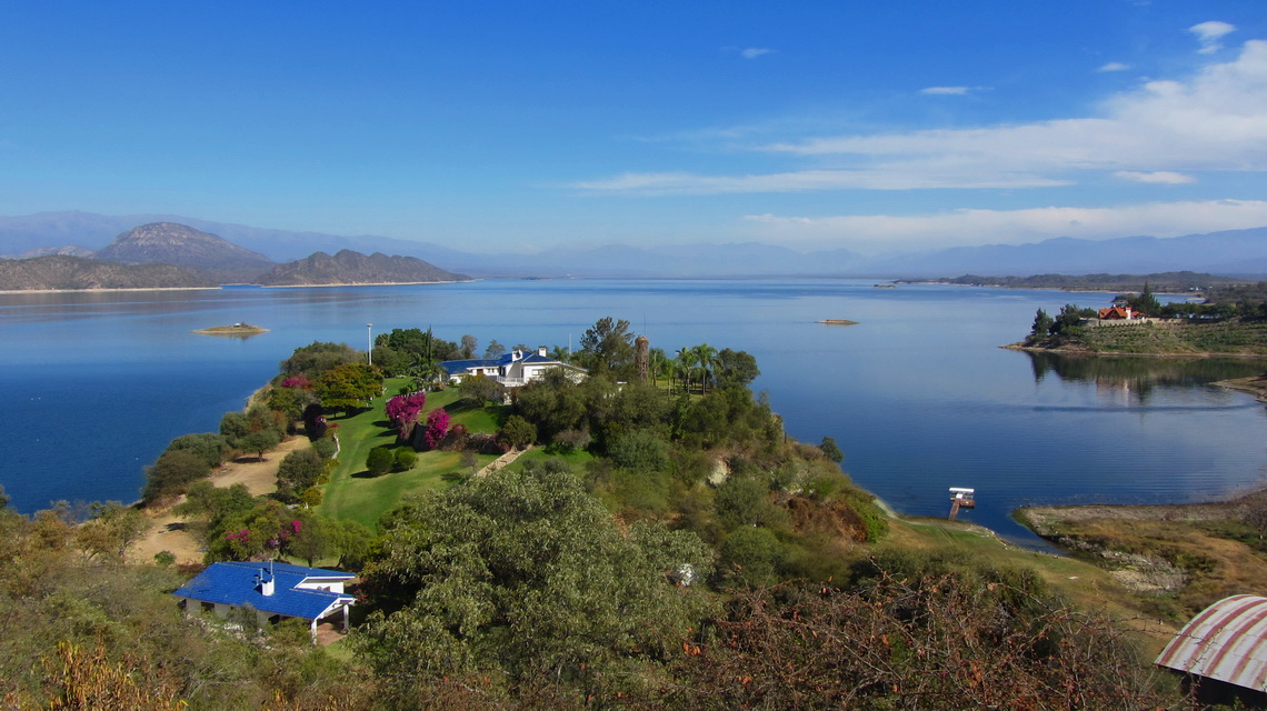 Artificial lake Embalse Cabra Corral between Alemania and Salta