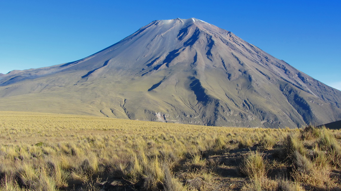 East side of Volcan El Misti - We crossed this flank completely from the left bottom side to the peak on the right 