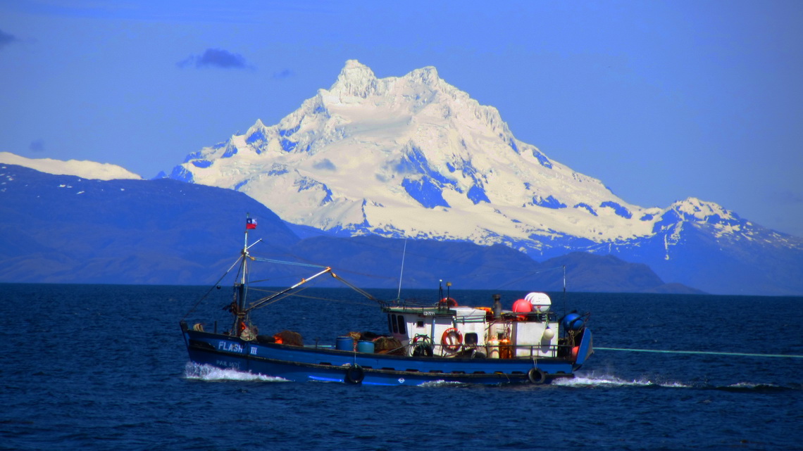 Majestic Monte Sarmiento seen from Bahia del Indio