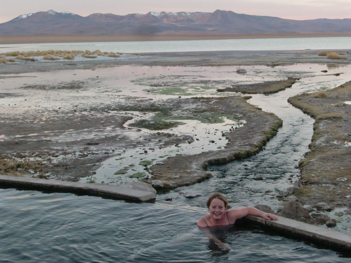 Marion in the hot water of the Termas de Chalviri