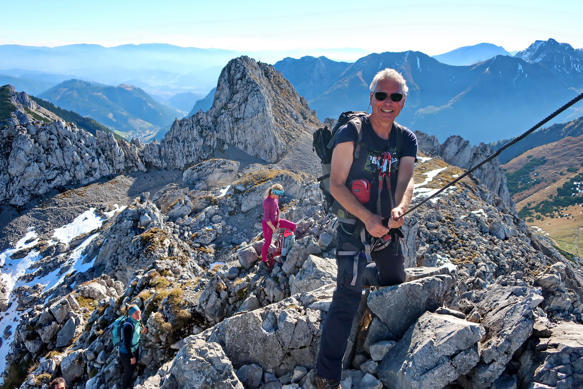 View to Vordernberger Griesmauer from the summit of Tac-Spitze