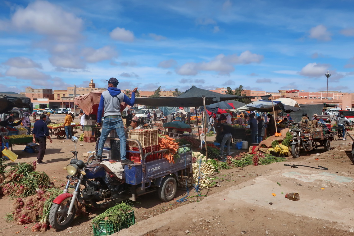 Street market in Biougra